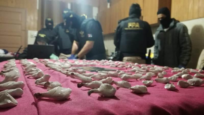 Corral de Bustos: FPA desarticuló banda que comercializaba cocaína de alta pureza. Se secuestraron 560 dosis de drogas y hubo nueve detenidos