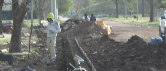 Obra de desagüe y cordón cuneta en calle Belgrano y Lavalle