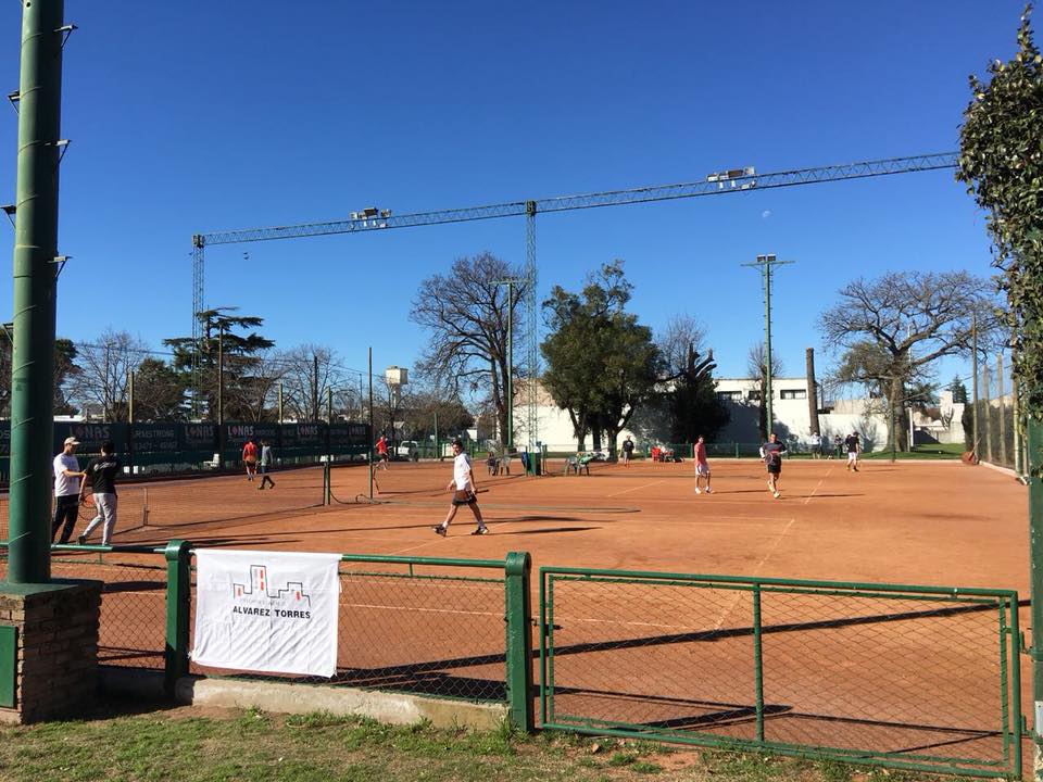 Tenis Aniversario en Argentino.-