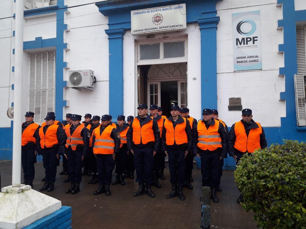 16 nuevos agentes de policía caminarán las calles de la Ciudad