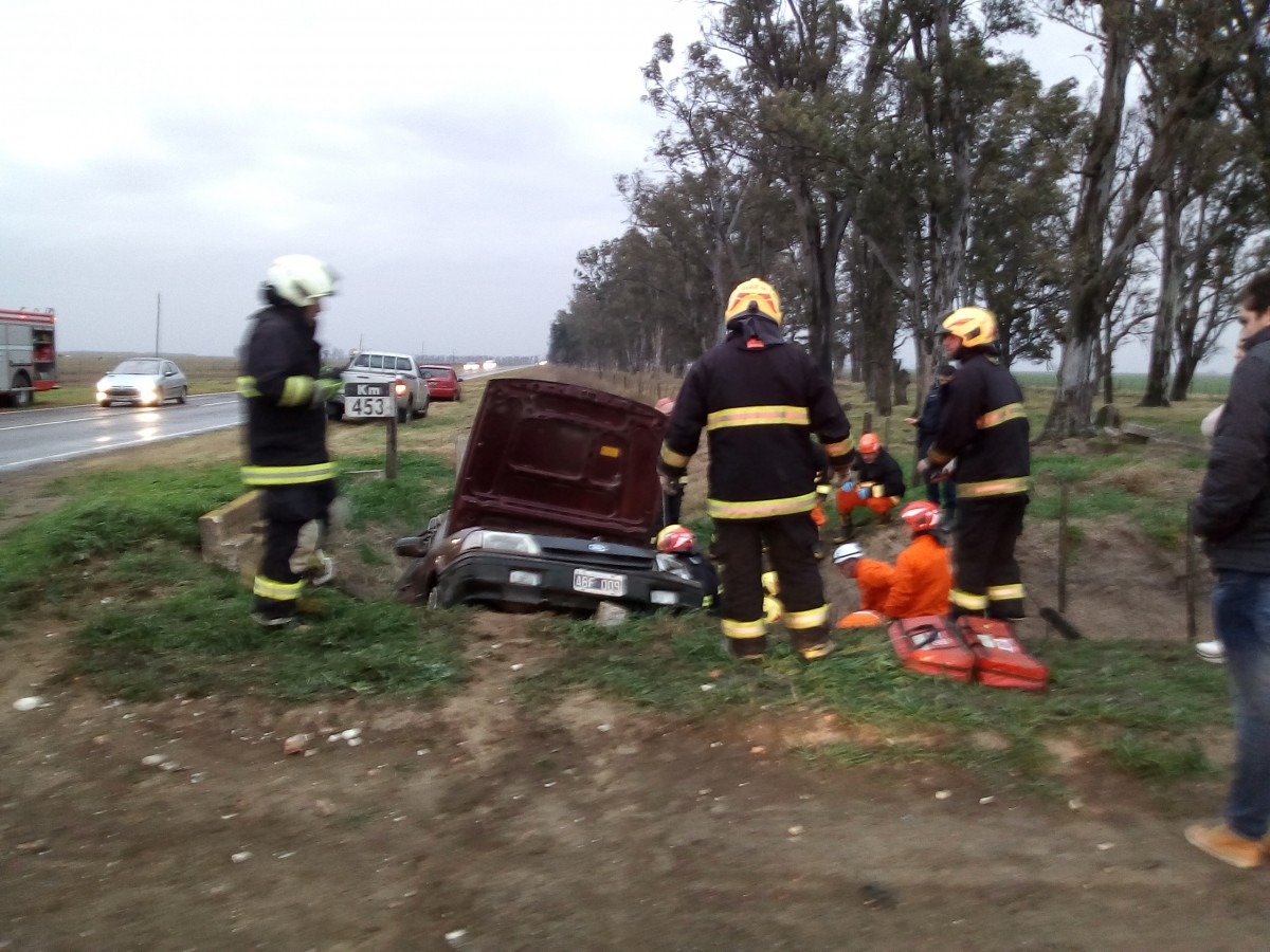 Accidente en la Ruta 9 entre dos vehículos.-