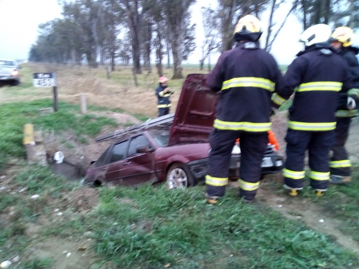 Accidente en la Ruta 9 entre dos vehículos.-