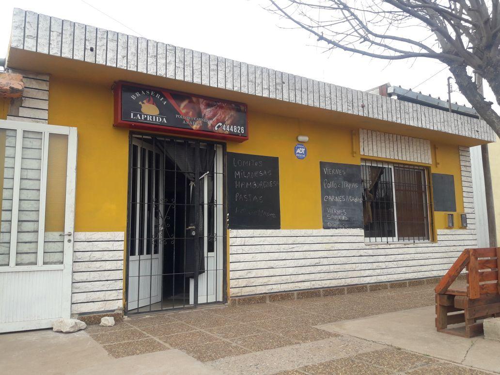 Se llevaron una caja registradora con 3 mil pesos de una rotisería de calle Laprida 153