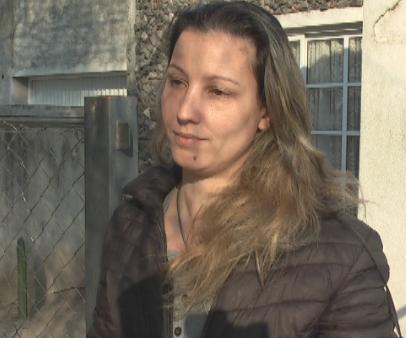 Una mujer encontró una mochila frente a su vivienda que fue sustraída a una vecina