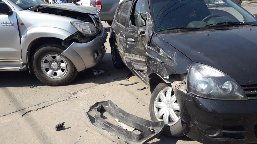 Último momento.- Choque de vehículos en Bismark y Sáenz Peña