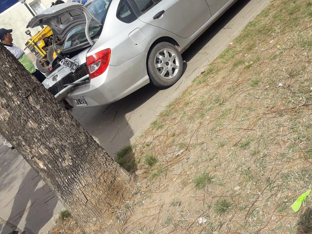 Choque entre dos vehículos en la intersección de calles Alem y Avellaneda
