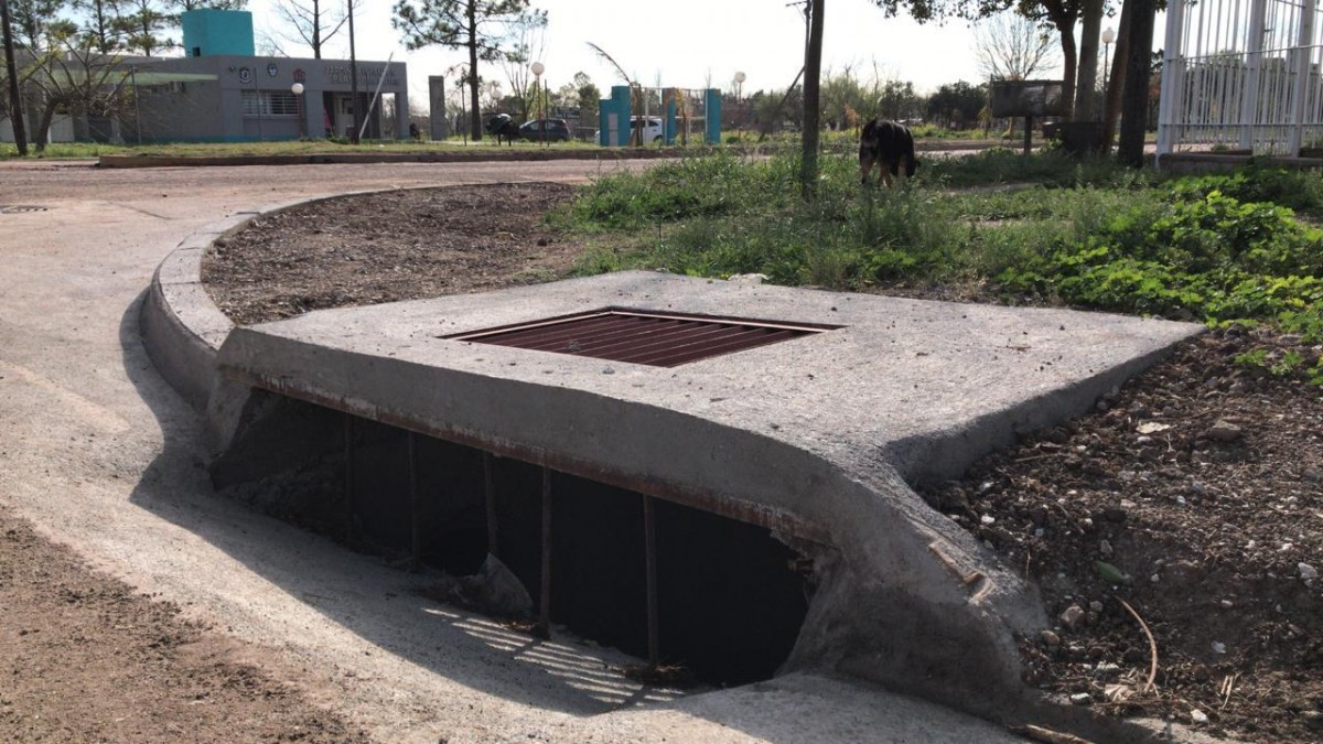 Alcantarilla con bajada pronunciada en la esquina de Lavalle e Irigoyen habría ocasionado varios accidentes