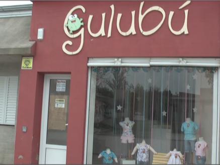 Rotura de vidrio e intento de robo en el local Gulubú