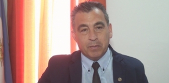 El comisario mayor Dante Arevalos en conferencia de prensa brindó detalles sobre detención de una banda  por robos en zona rural de Corral de Bustos