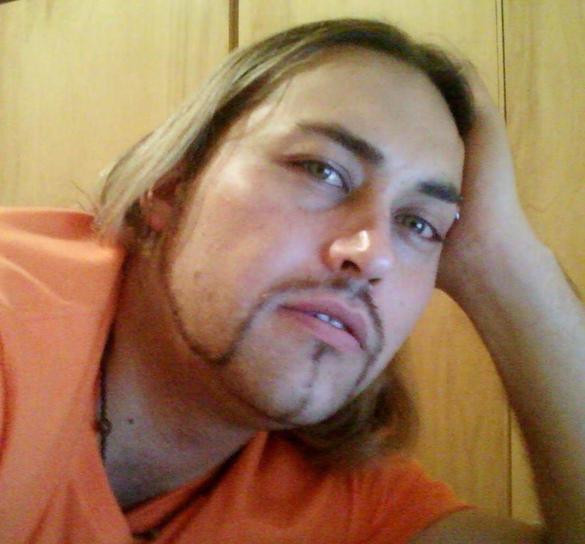 Choque entre moto y auto en Lardizábal y 9 de Julio