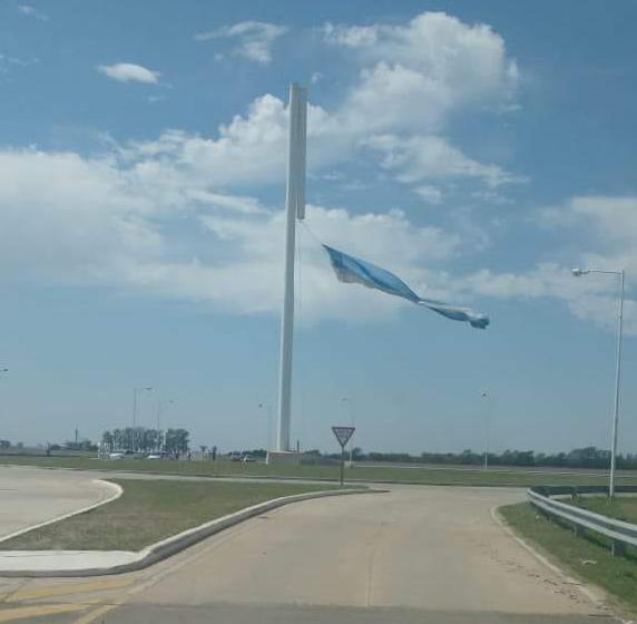 Fisura del primer tramo del mástil de Leones