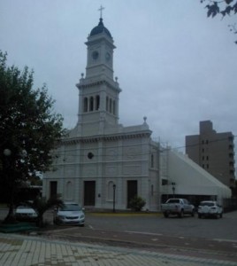 Una vez más… el reloj de Parroquia La Asunción dejó de funcionar