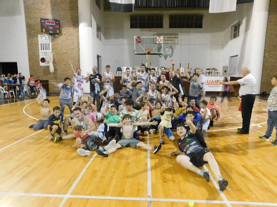 Sarmiento Campeón del Básquet Interasociativo.-