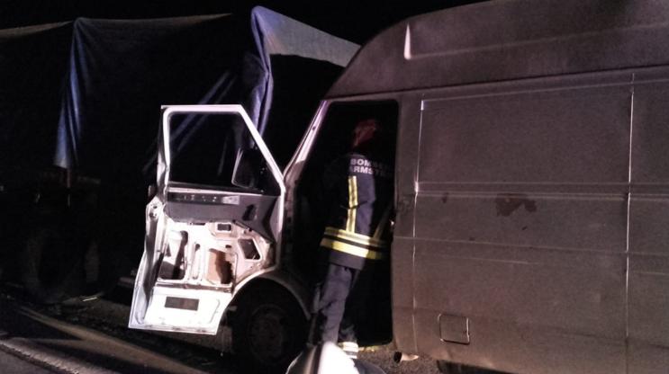 Choque por alcance en autopista que involucra a un utilitario de Marcos Juàrez