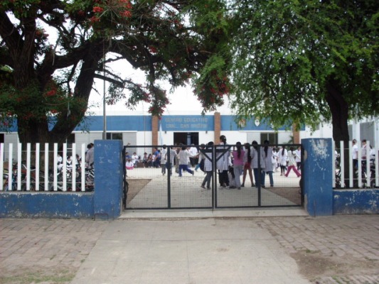 Último momento.- Alumnos de la escuela San Martin hospitalizados por gas pimienta