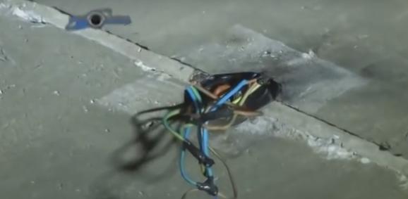 Bell Ville: Un rayo penetró el techo de una vivienda rompiendo vidrios y quemado electrodomésticos