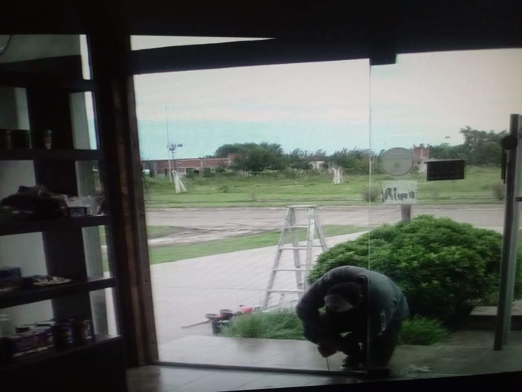 Robo en Cabaña Espinillos: Esta es la decima vez que rompen los vidrios para robar”