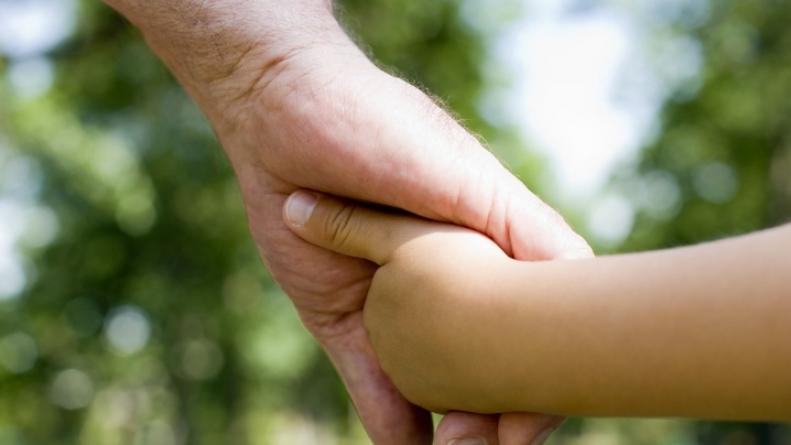 Le quitaron la tenencia de los hijos a la madre por impedir el contacto con el padre