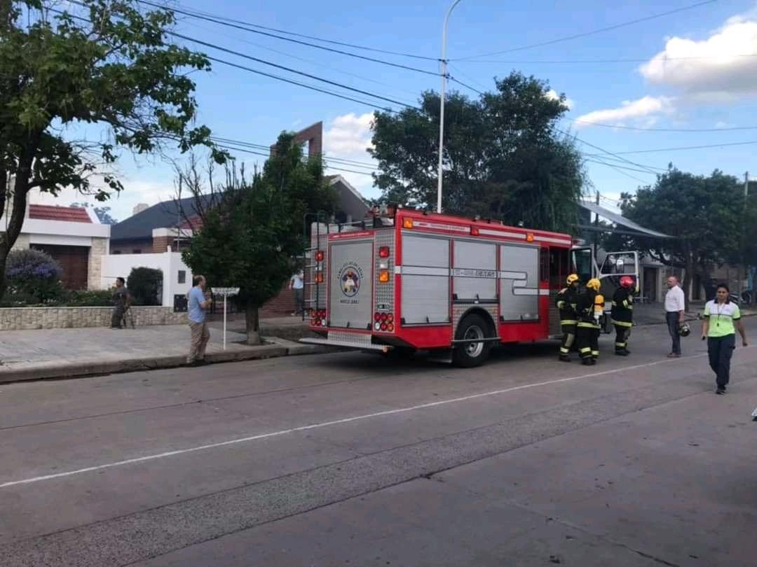 Incendio de un cañaveral ubicado en el patio de una vivienda de calle Santa Fe