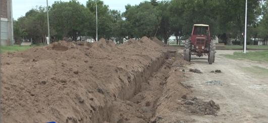 Avance de obra del canal de desagüe en calle Campaña del Desierto