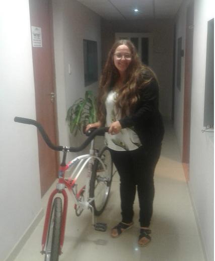 Natalí Lafatigue, la ganadora de la bicicleta en el programa especial de Año Nuevo de PANORAMA