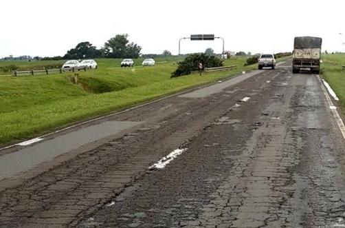 Autopista  Córdoba- Rosario: crecen las denuncias por el estado de abandono tramo Carcaraña- Roldan