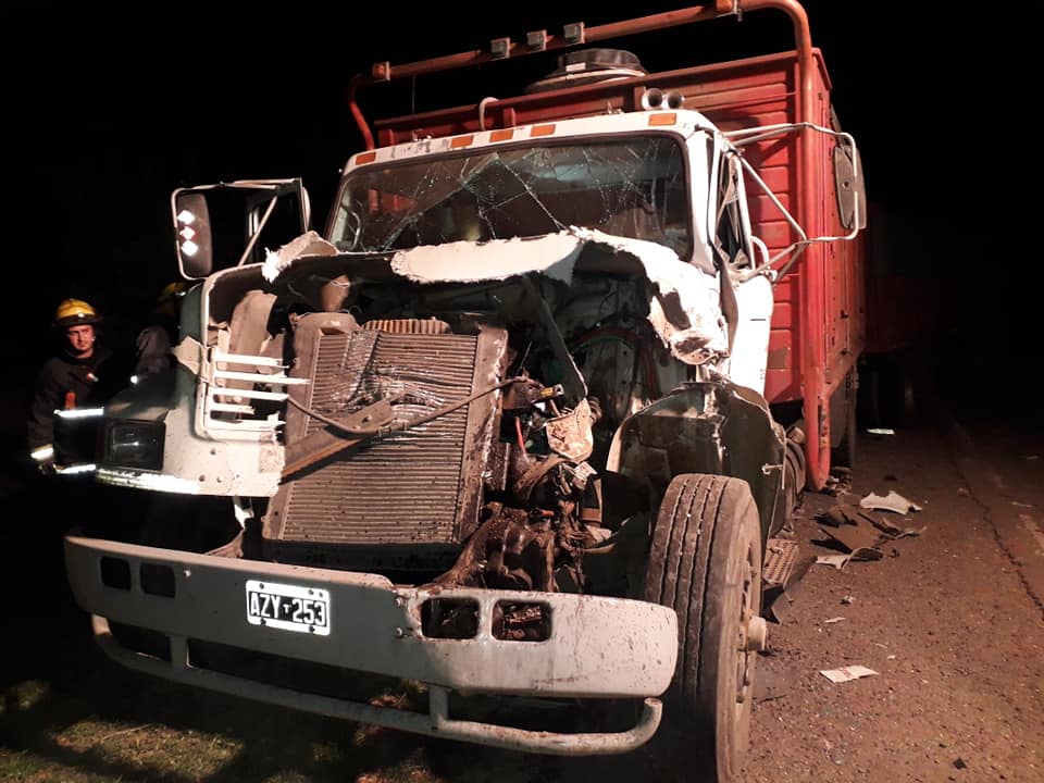 General Roca: Choque entre dos camiones en ruta 9 km. 429