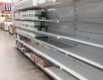 Importante faltante de leche en las góndolas