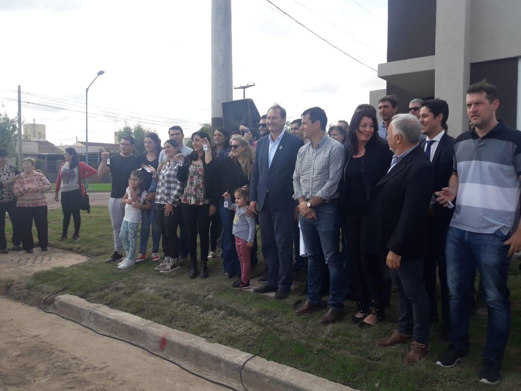 Se entregó la vivienda 100