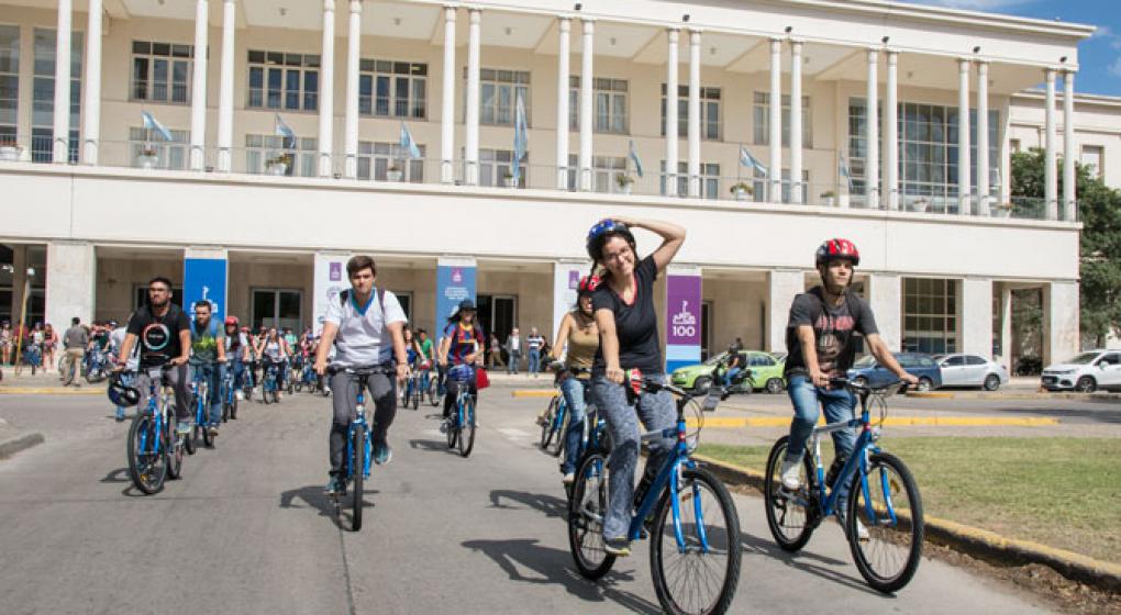 La UNC prestará bicicletas para que los estudiantes asistan a clases