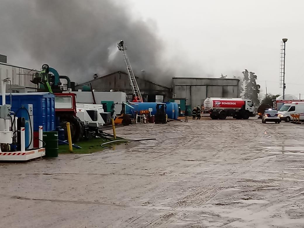 Importante incendio en la firma Bertotto Boglione, es el tercero en el área pintura