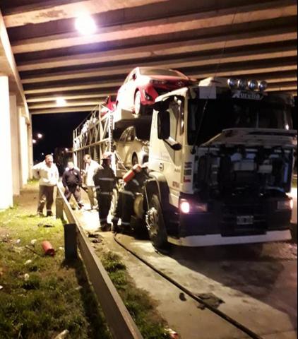 General Roca: Principio de incendio de un camión en autopista