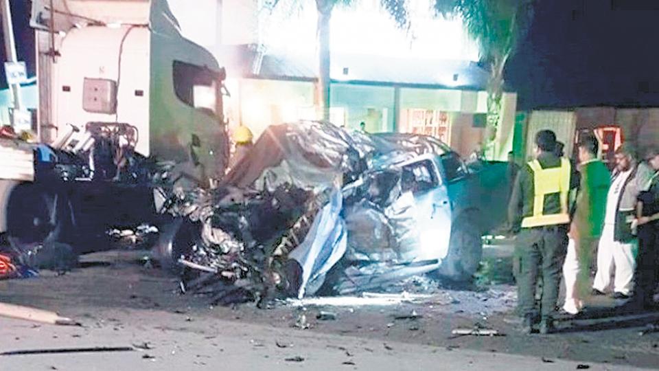 Sunchales: seis personas fallecidas en un choque entre un camión y una pick up