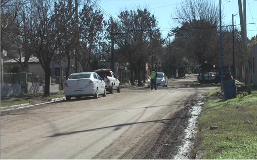 Reclamo de vecino de Villa Argentina por el sentido único de calle Florentina Rosa