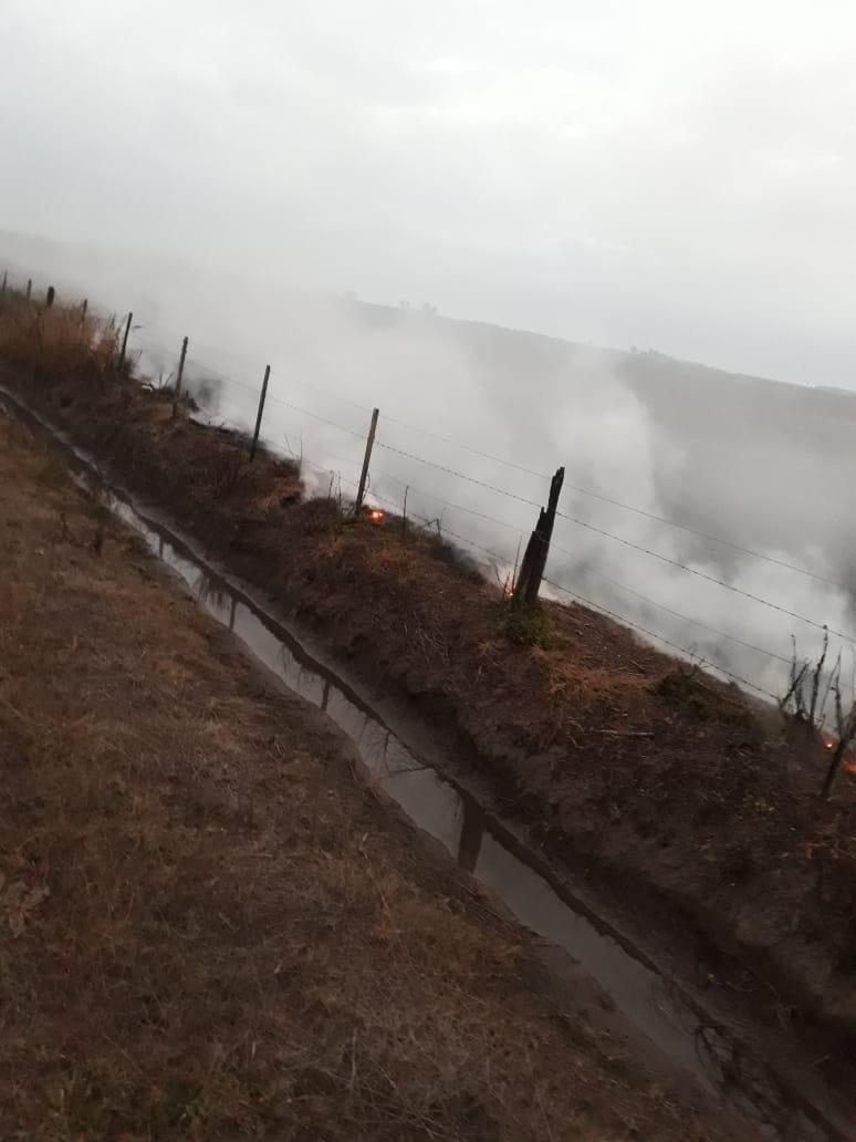 Incendio en zona rural de Leones
