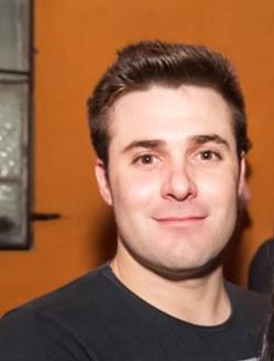 Es de General Roca, le sacaron las dos patentes de la camioneta en Marcos Juàrez y ofrece recompensa