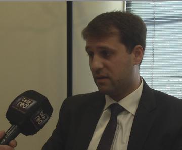 El profesor Cristian Sacco llegó a realizar 25 denuncias administrativas en contra de la directora Silvia Bossio y 11 denuncias penales y fue sobreseída”