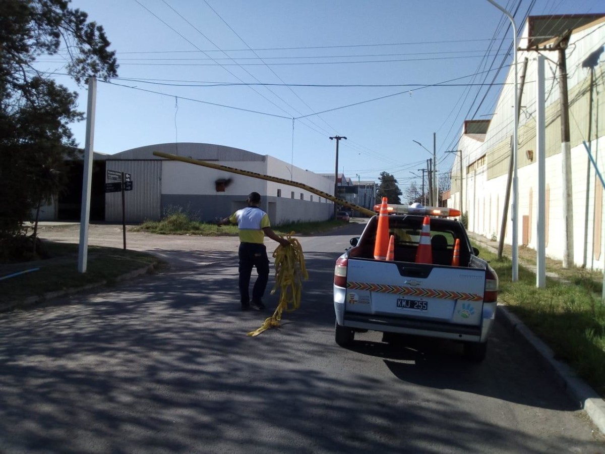 Tumbaron los dos arcos de calle Fuerza Aérea