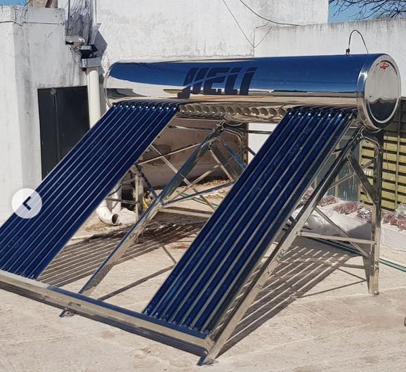 Colocan el primer termotanque solar en la Guarderia Infantil Hijitus