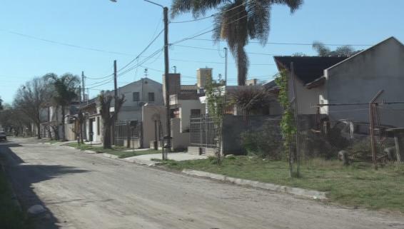Esta es la segunda vez que ingresan a la casa. Tengo entendido que el detenido es una persona con antecedentes, conocido del barrio”