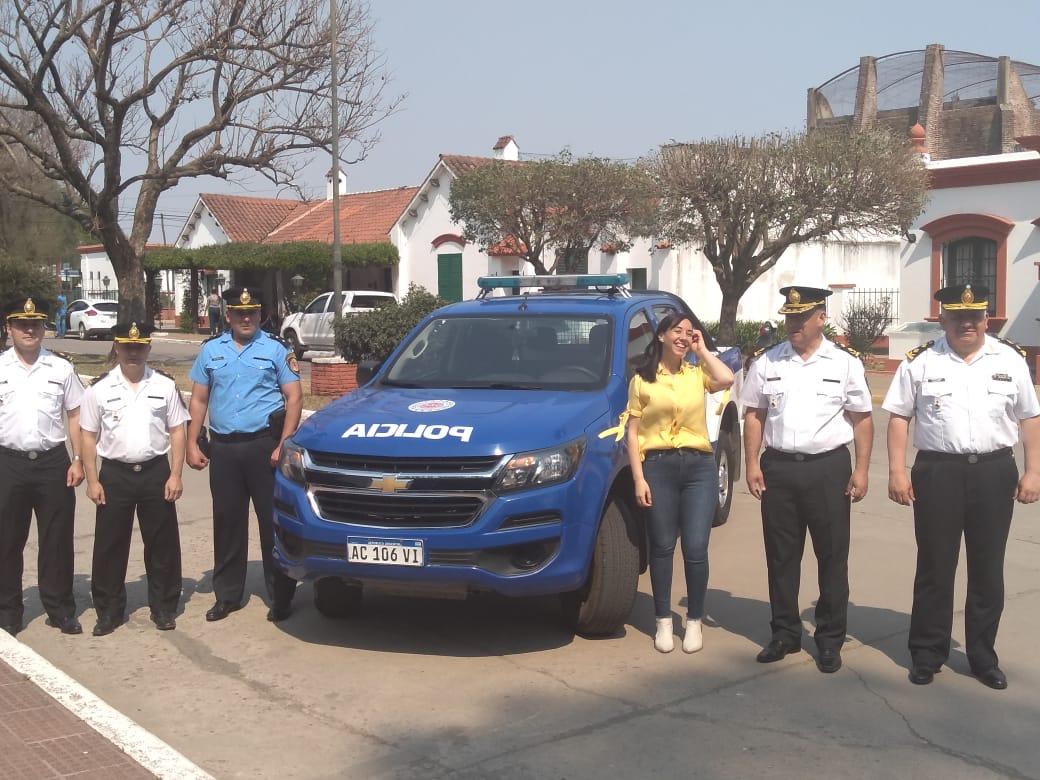 Entrega de móviles policiales y cámaras de seguridad para Los Surgentes y Corral de Bustos
