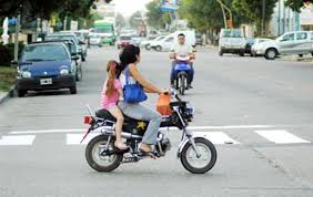 Queja de una vecina por infracción de transito trucha
