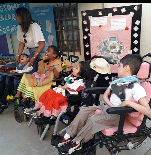2 DemostrArte en la Escuela Especial Dr. Jorge Loinas.-
