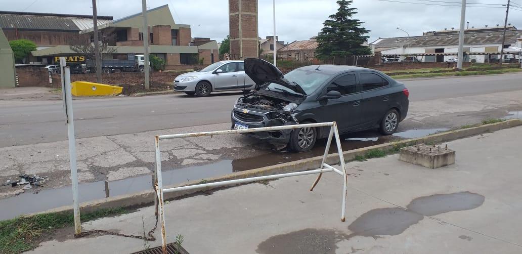 Ultimo momento.- Choque entre un automóvil y una motocicleta en ruta 9