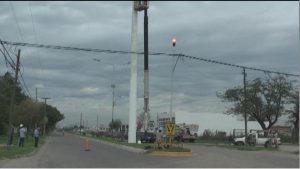 El mástil de Av. Las Colonias sin bandera