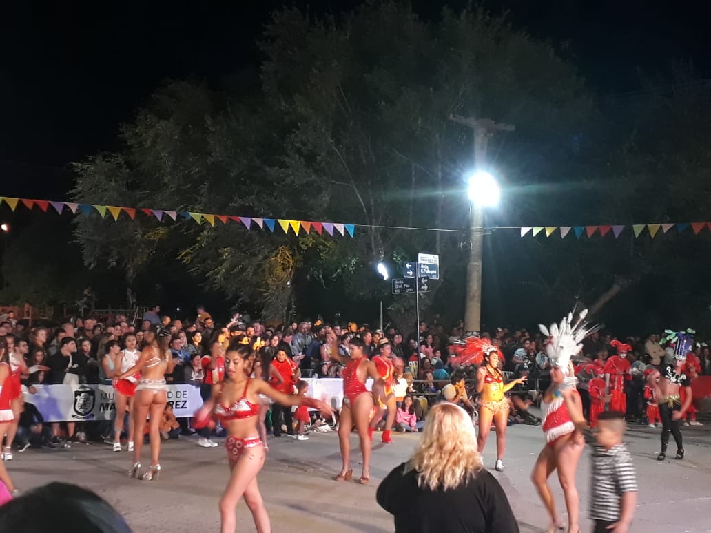 Una multitud vibro con los carnavales de Marcos Juarez