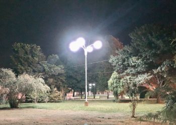 El hospital cuenta con nueva luminaria externa