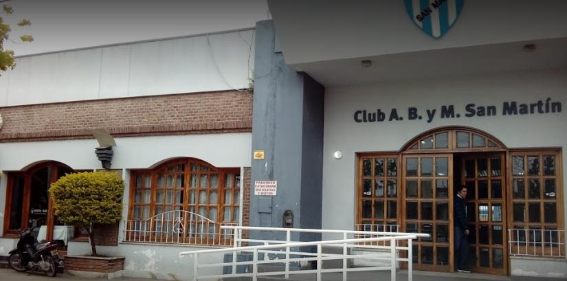 Daños y destrozos en el bar del Club San Martin