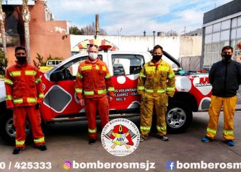 Bomberos viajan a las sierras Cordobesas para combatir los incendios
