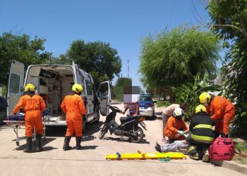 Leones: Accidente en solitario de una motocicleta